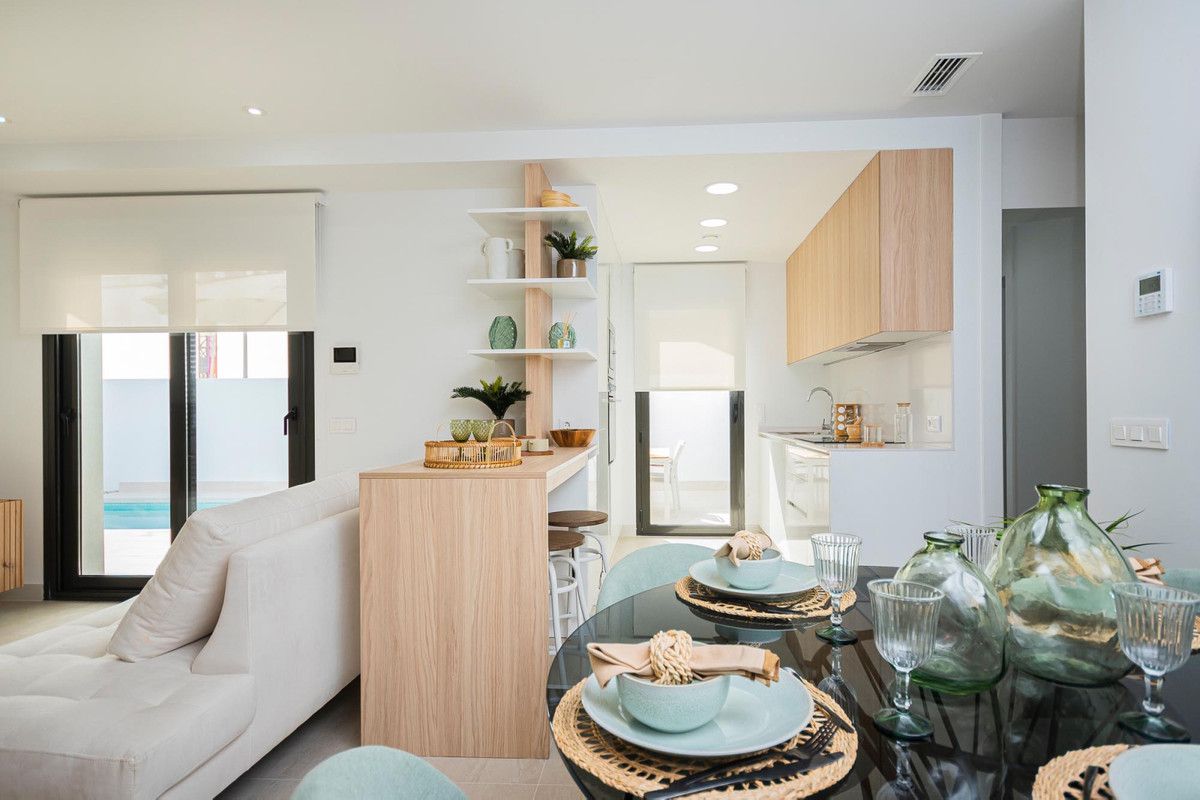 Townhouse 3 Bedrooms 3 Bathrooms in Los Balcones