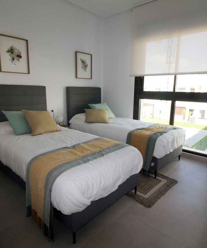 Townhouse 4 Bedrooms 2 Bathrooms in Pilar de la Horadada