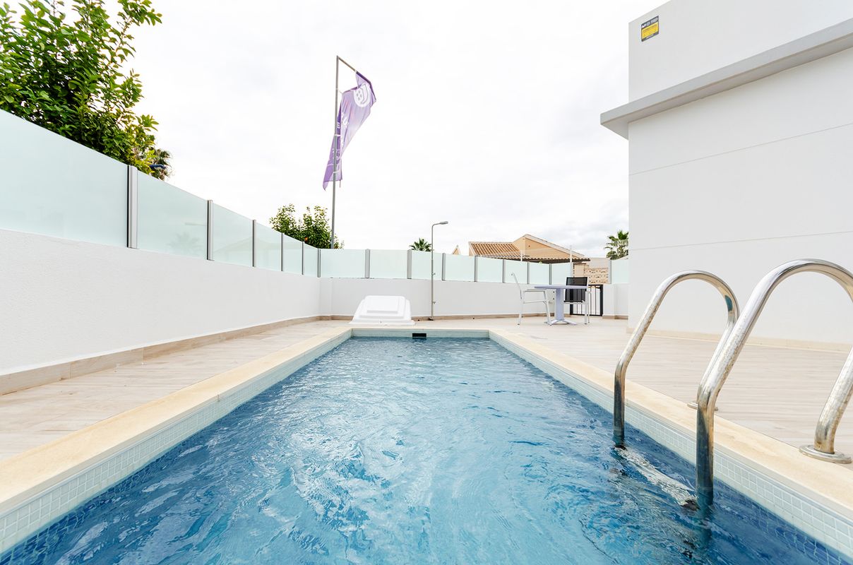 Detached Villa 3 Bedrooms 3 Bathrooms in Torrevieja