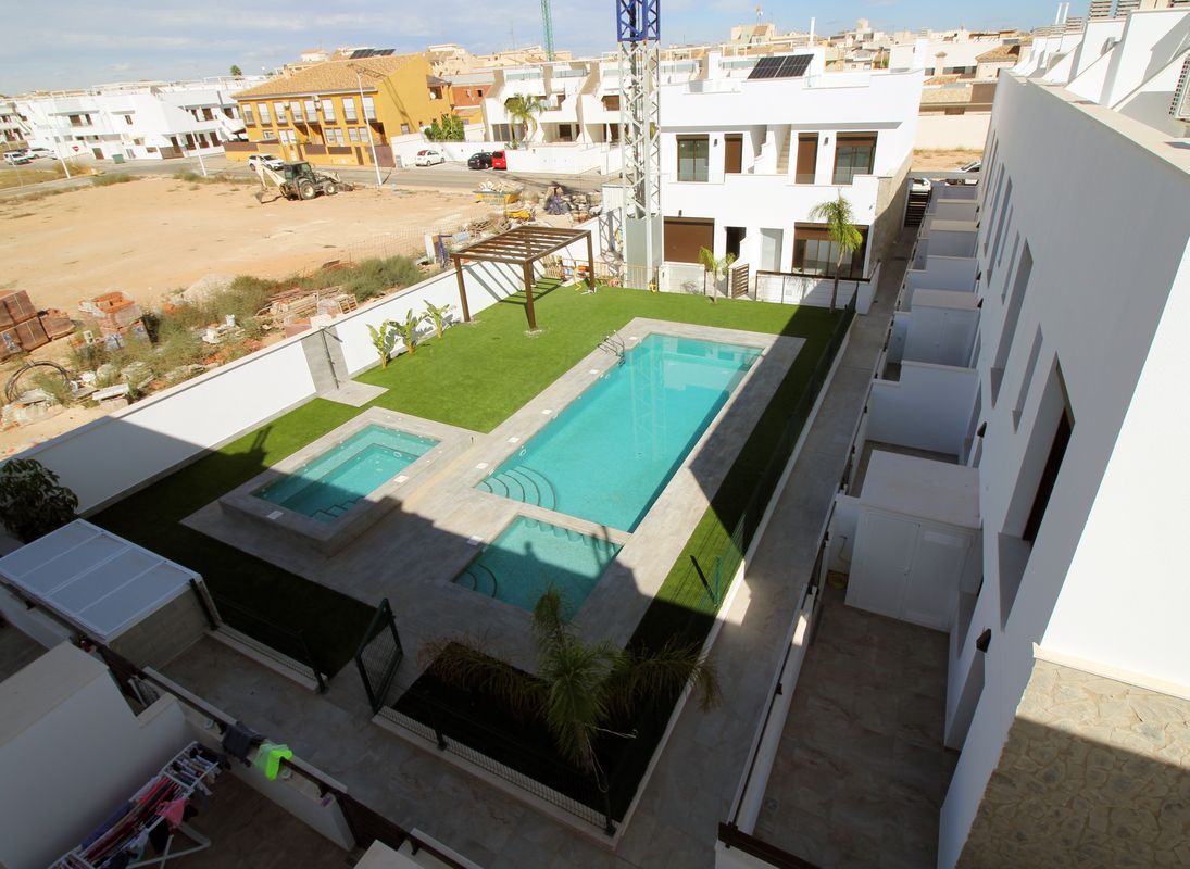 Townhouse 4 Bedrooms 2 Bathrooms in Pilar de la Horadada