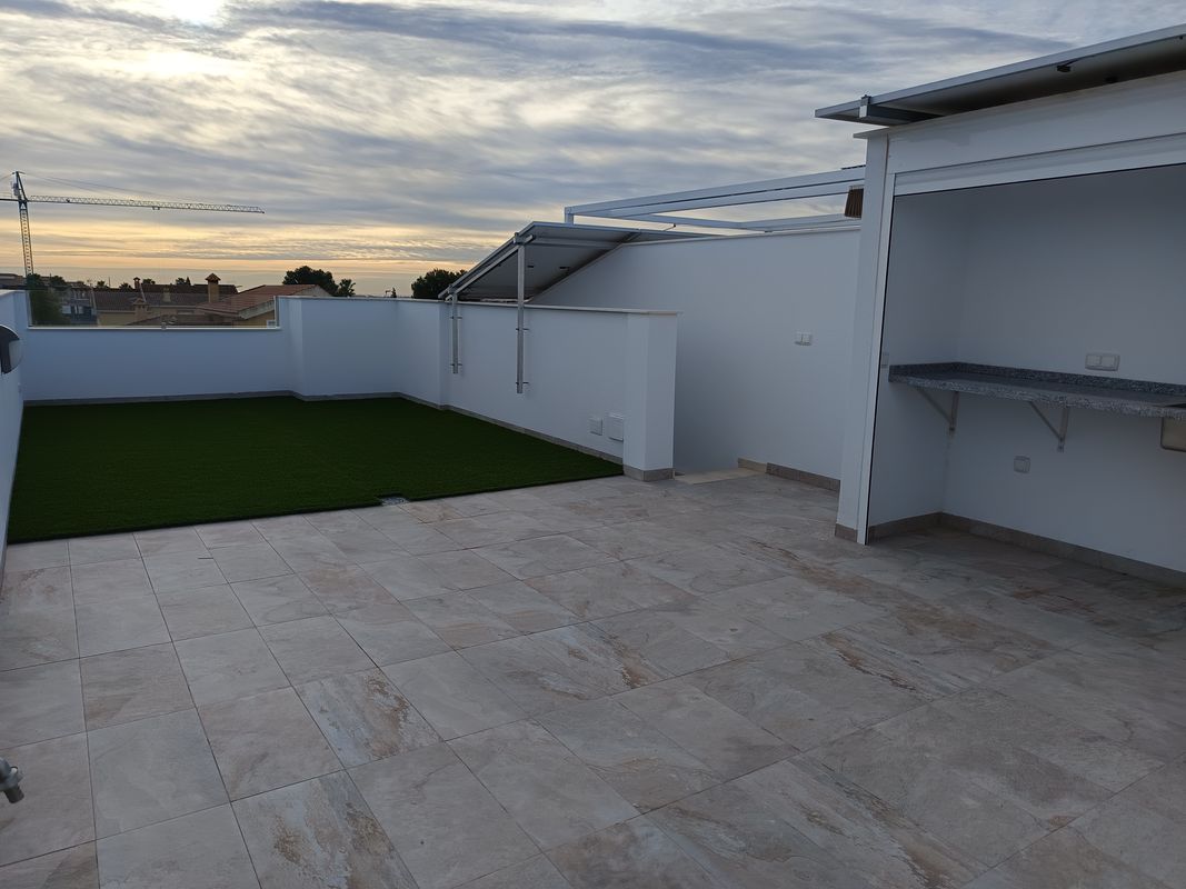 Townhouse 4 Bedrooms 2 Bathrooms in Pilar de la Horadada