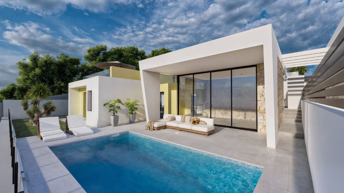Detached Villa 3 Bedrooms 2 Bathrooms in Torrevieja