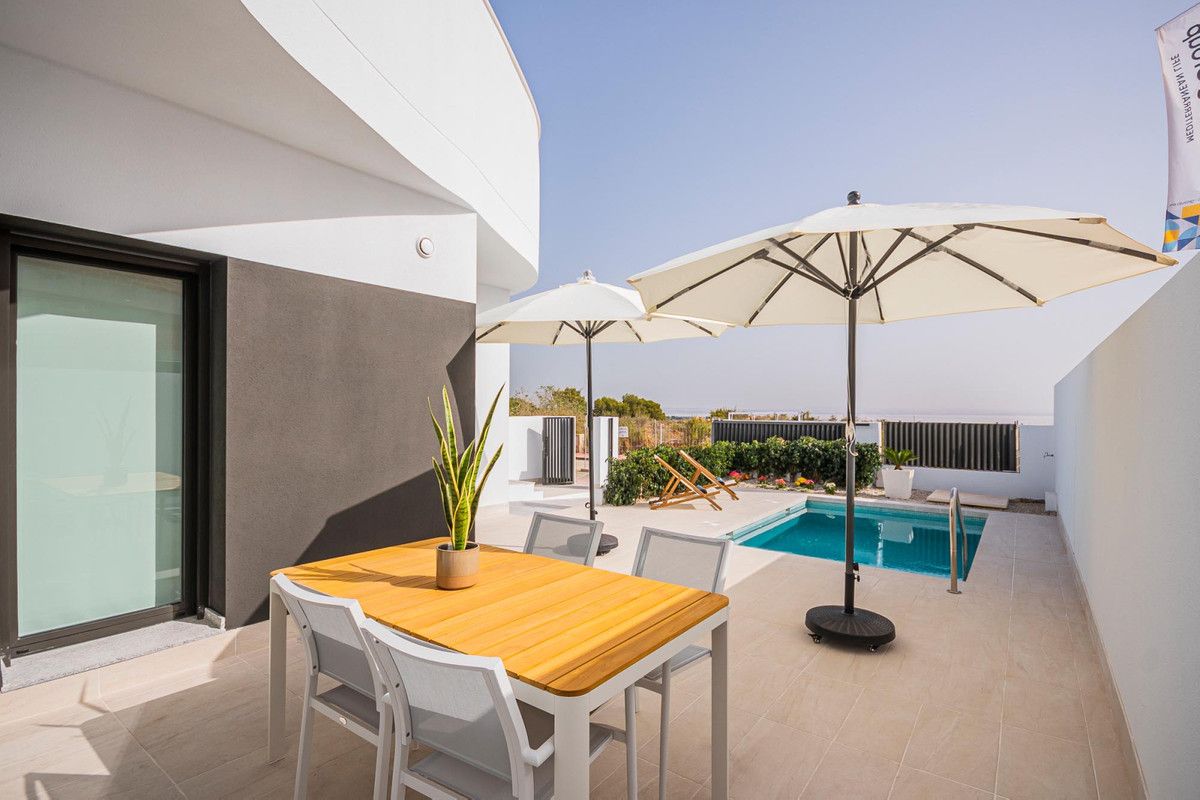 Townhouse 3 Bedrooms 3 Bathrooms in Los Balcones