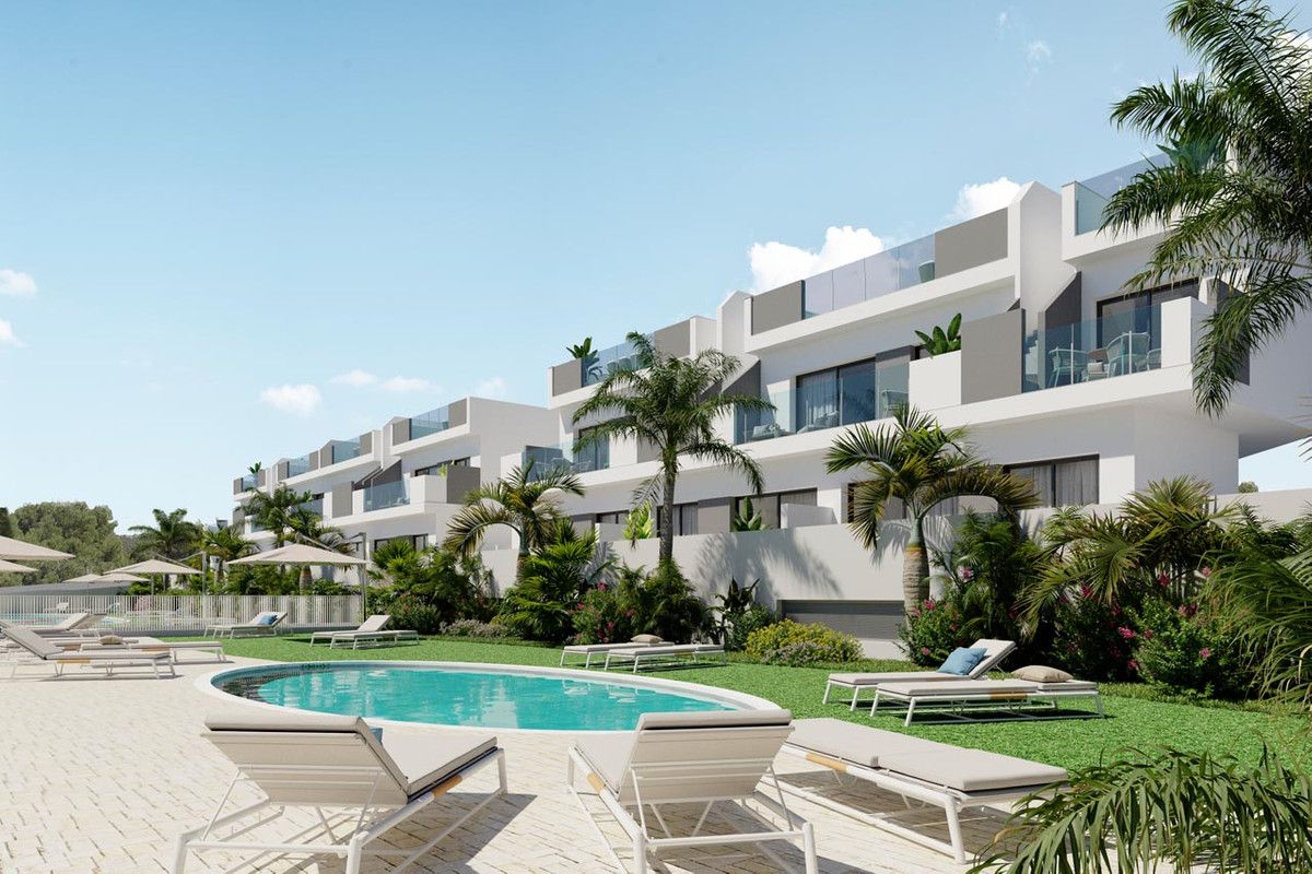 Townhouse 3 Bedrooms 3 Bathrooms in Los Balcones