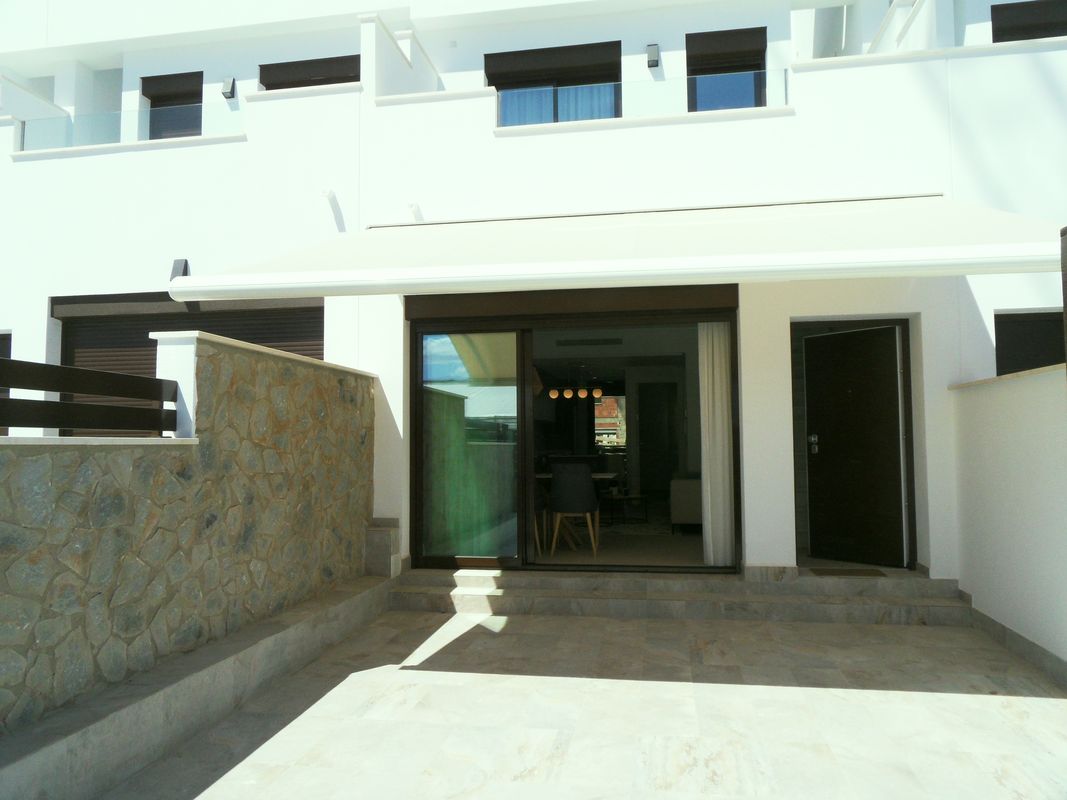 Townhouse 4 Bedrooms 2 Bathrooms in Pilar de la Horadada