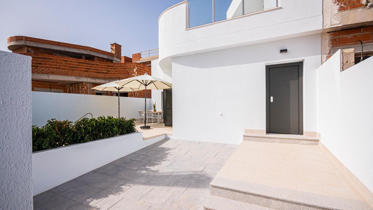 Townhouse 3 Bedrooms 3 Bathrooms in Los Balcones