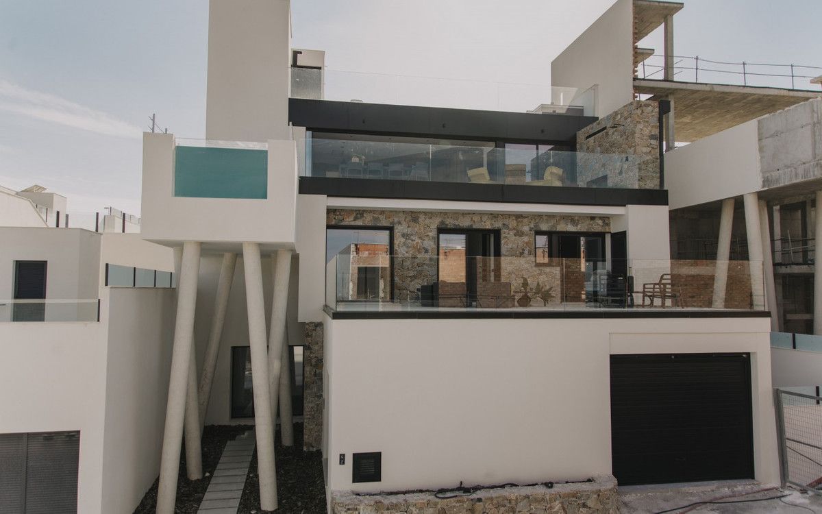 Apartment 3 Bedrooms 3 Bathrooms in Rojales